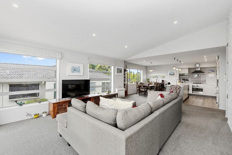 Photo of property in 13a Lyndhurst Road, Te Atatu South, Auckland, 0610