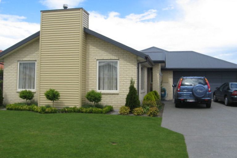 Photo of property in 7 Oratia Grove, Northwood, Christchurch, 8051