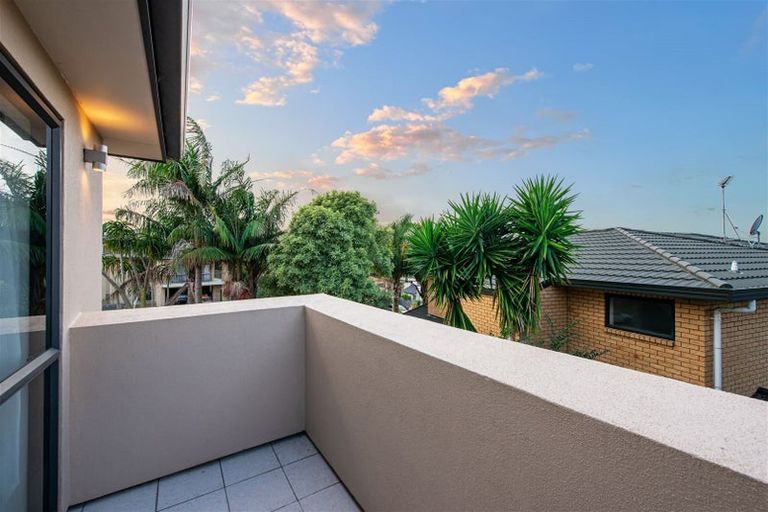 Photo of property in 86 San Valentino Drive, Henderson, Auckland, 0612
