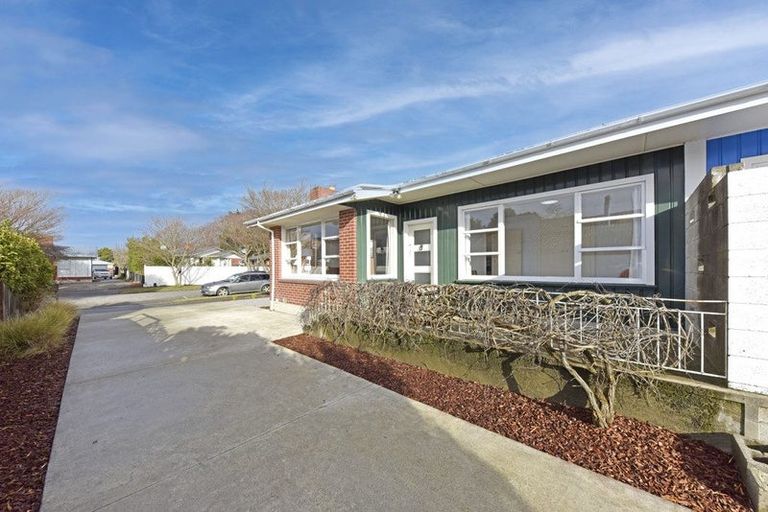 Photo of property in 14 Newbridge Place, Ilam, Christchurch, 8041