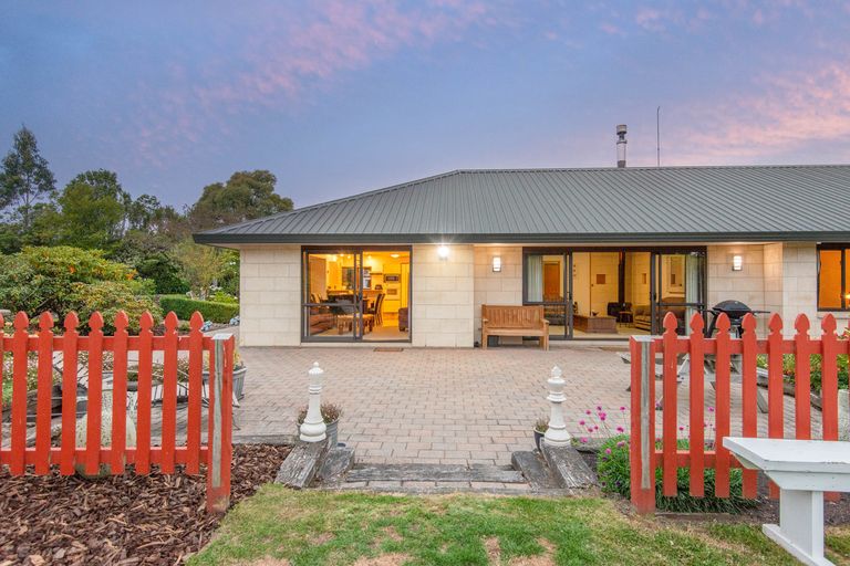 Photo of property in 35 Green Island Bush Road, Blackhead, Dunedin, 9076
