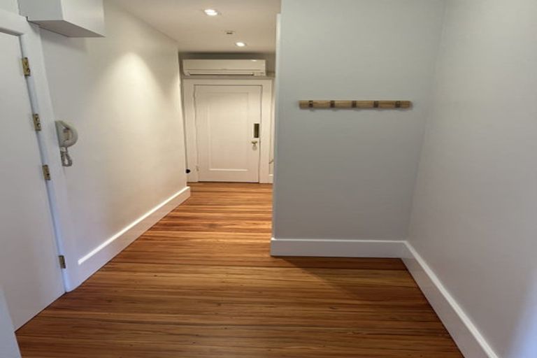 Photo of property in Inverleith Apartments, 306u3 Oriental Parade, Oriental Bay, Wellington, 6011