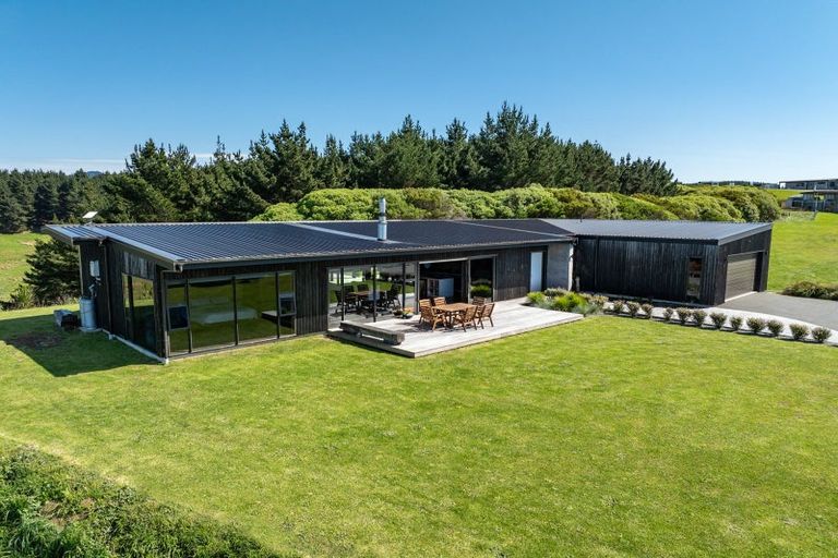 Photo of property in 35 Tama Road, Riversdale Beach, Masterton, 5872