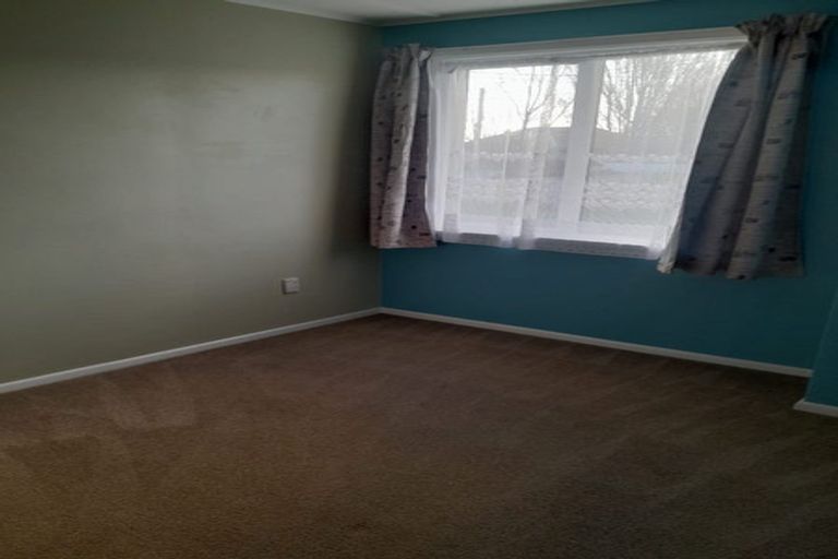 Photo of property in 10 Churchill Crescent, Foxton, 4814