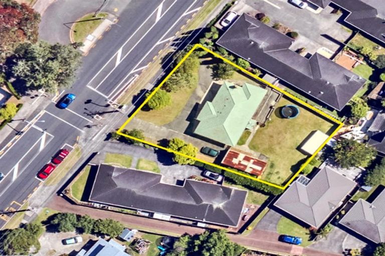 Photo of property in 277 Hobsonville Road, Hobsonville, Auckland, 0618