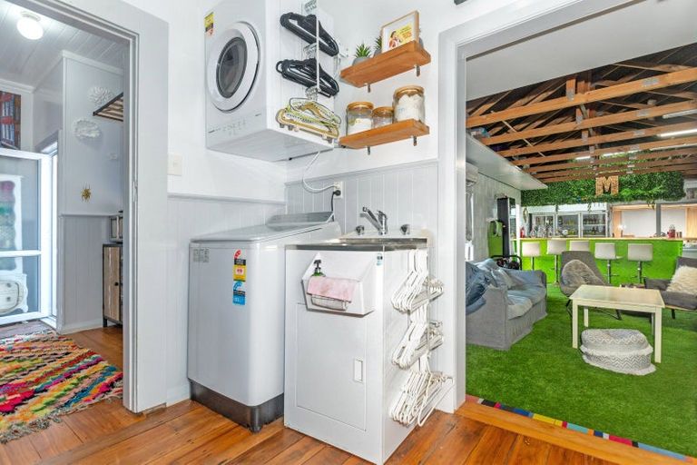Photo of property in 2 Carnarvon Street, Gisborne, 4010