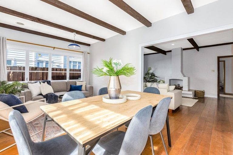 Photo of property in 1/7 Penrose Street, Woburn, Lower Hutt, 5010