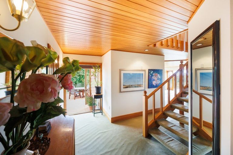 Photo of property in 96 Clifton Terrace, Fitzherbert, Palmerston North, 4410