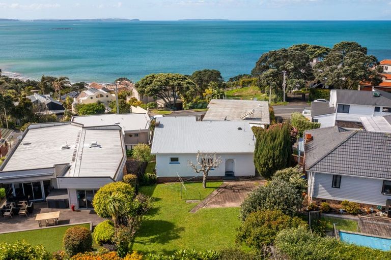Photo of property in 2/48 Churchill Road, Murrays Bay, Auckland, 0630
