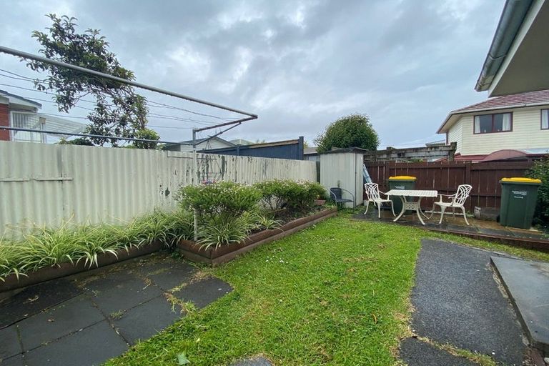 Photo of property in 2/7 Gardner Avenue, New Lynn, Auckland, 0600
