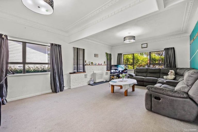 Photo of property in 56 Landscape Road, Papatoetoe, Auckland, 2025