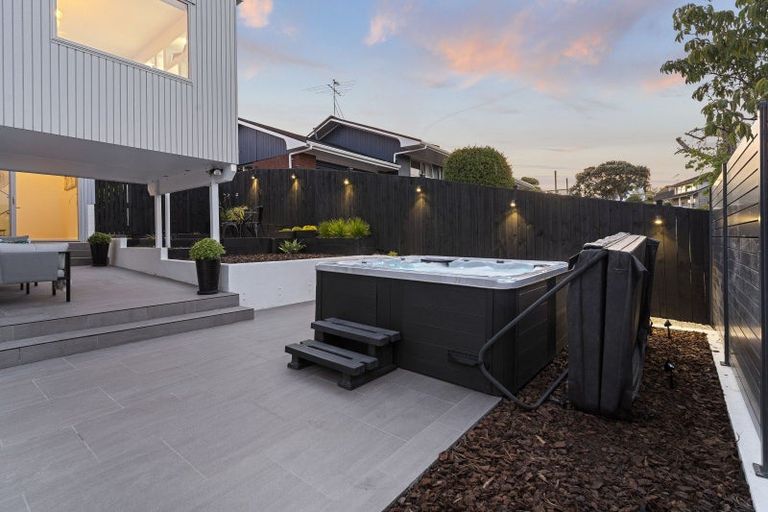 Photo of property in 10 Mccrystal Avenue, Bucklands Beach, Auckland, 2012