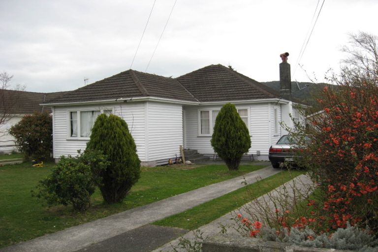 Photo of property in 6 Heath Street, Wainuiomata, Lower Hutt, 5014