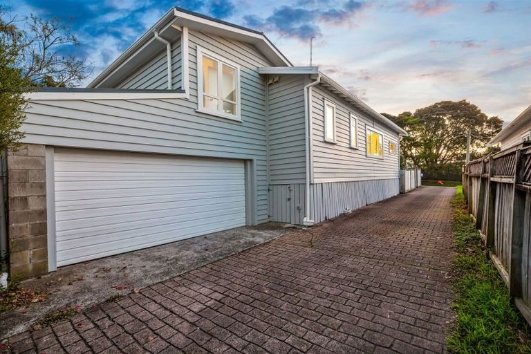Photo of property in 23 Brandon Road, Glen Eden, Auckland, 0602