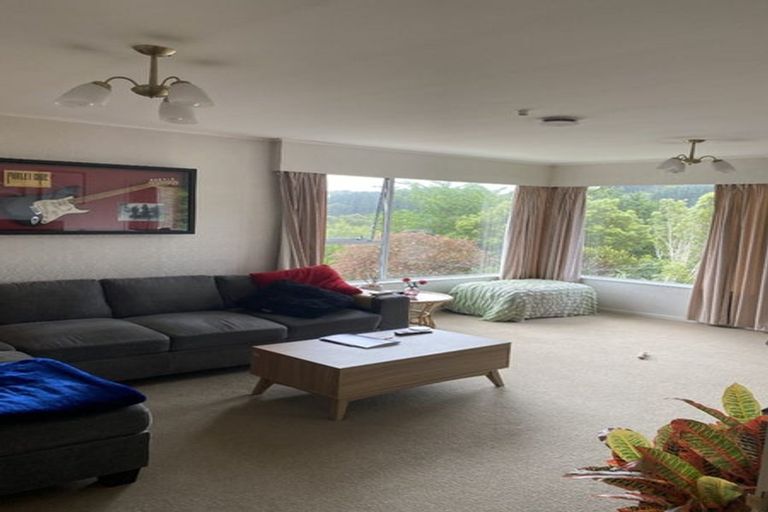 Photo of property in 110 Taylor Terrace, Tawa, Wellington, 5028