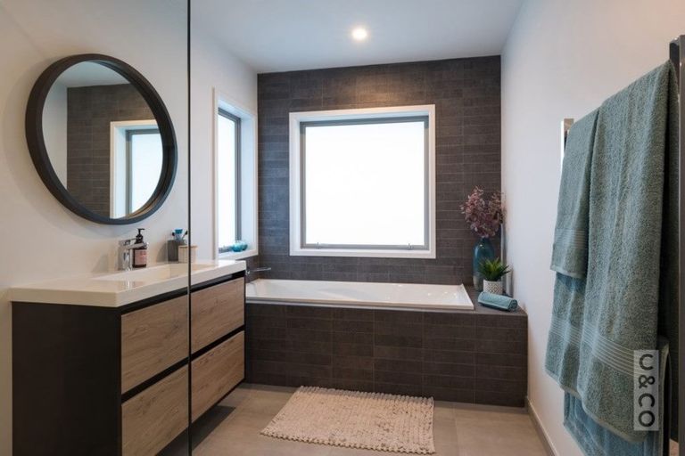 Photo of property in 13 Podgora Avenue, Kumeu, 0810