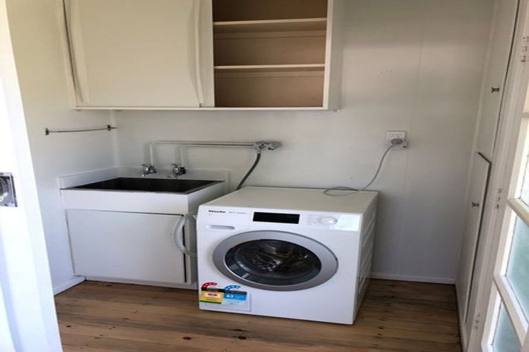 Photo of property in 2 Eton Place, Spotswood, New Plymouth, 4310