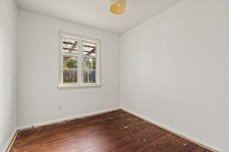 Photo of property in 303 Wainoni Road, Avondale, Christchurch, 8061