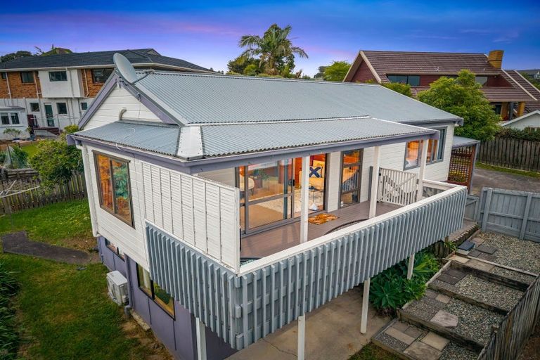 Photo of property in 58b William Bayes Place, Red Beach, 0932