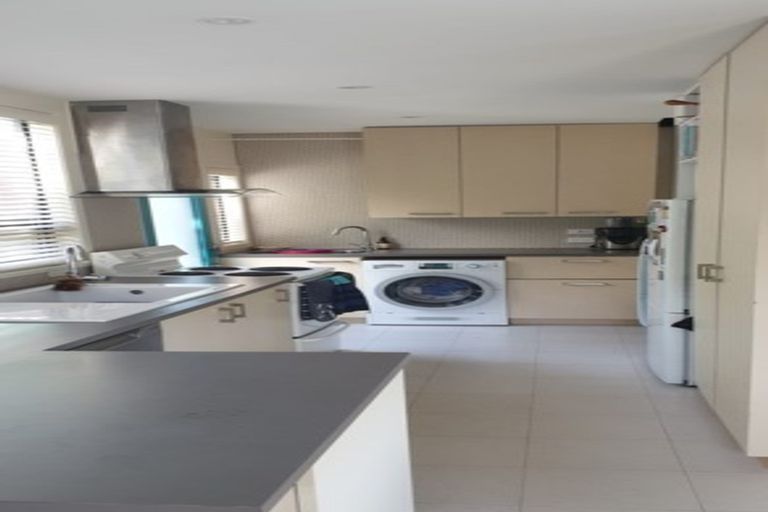 Photo of property in 8f1 Elphinstone Avenue, Strathmore Park, Wellington, 6022