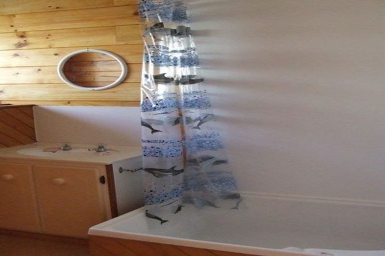 Photo of property in 14b Fenchurch Grove, Stokes Valley, Lower Hutt, 5019