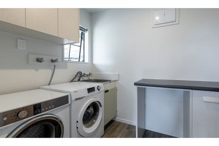 Photo of property in 7 Imperial Place, Henderson, Auckland, 0612