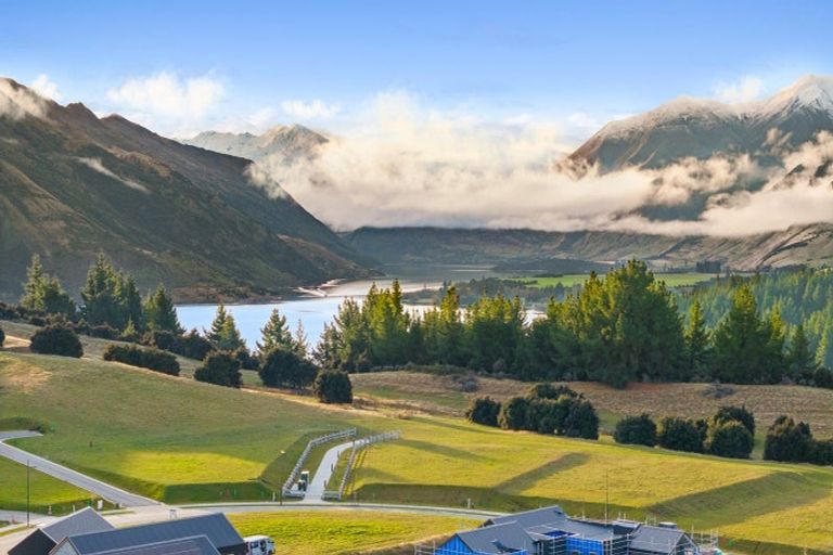 Photo of property in 35 Carrickmore Crescent, Wanaka, 9305