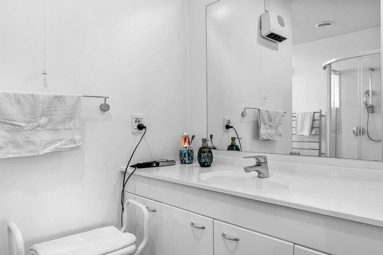 Photo of property in 76 Trafalgar Street, St Albans, Christchurch, 8014