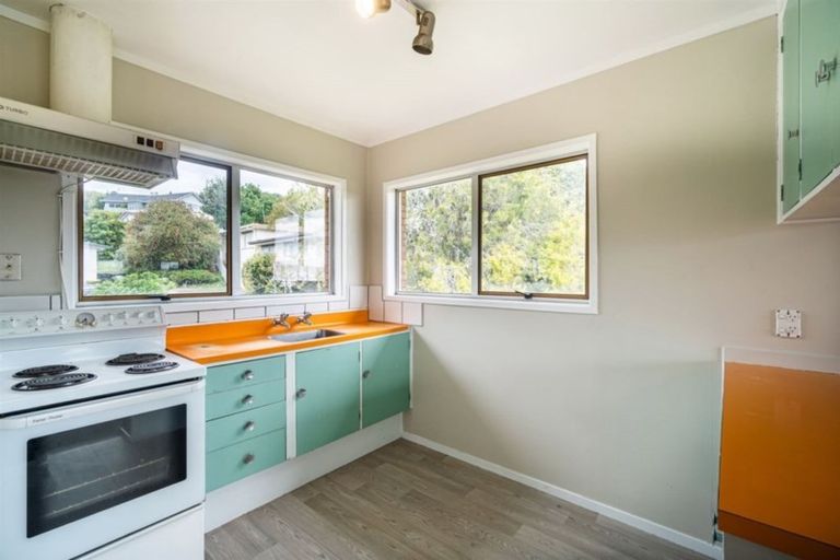 Photo of property in 2/40 Blakeborough Drive, Forrest Hill, Auckland, 0620