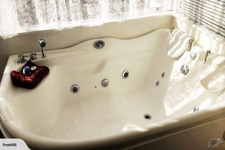 Photo of property in 6 Mcmaster Street, Greytown, 5712