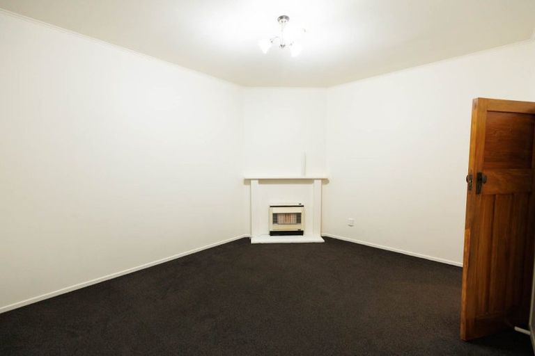 Photo of property in 38 Dr Taylor Terrace, Johnsonville, Wellington, 6037