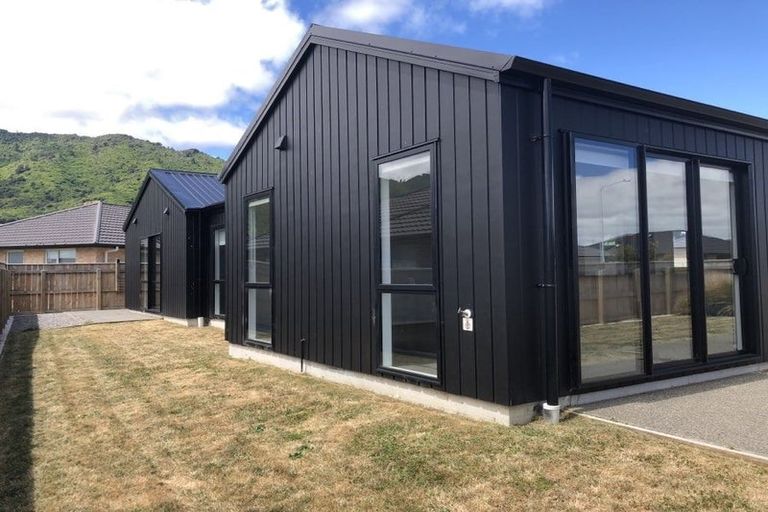 Photo of property in 1 Pohe Street, Waikanae, 5036