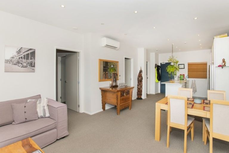 Photo of property in Marina View Apartments, 302/4 Reads Quay, Gisborne, 4010