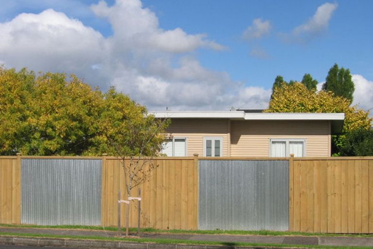 Photo of property in 686 Te Atatu Road, Te Atatu Peninsula, Auckland, 0610