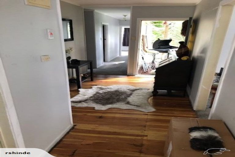 Photo of property in 4 Kaurilands Road, Titirangi, Auckland, 0604