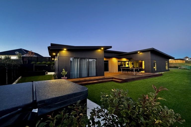 Photo of property in 64 Les Wakefield Road, Mapua, 7005