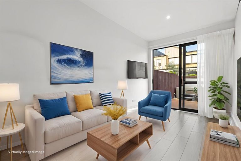 Photo of property in 3 Desalt Drive, Hobsonville, Auckland, 0616