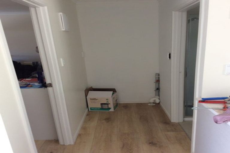 Photo of property in 17 Sapphire Place, Bayview, Auckland, 0629