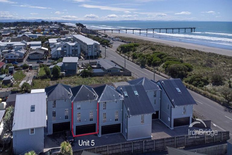 Photo of property in 5/246 Marine Parade, New Brighton, Christchurch, 8061
