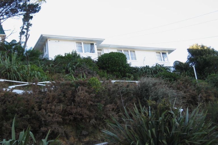 Photo of property in 77 Salford Street, Newlands, Wellington, 6037