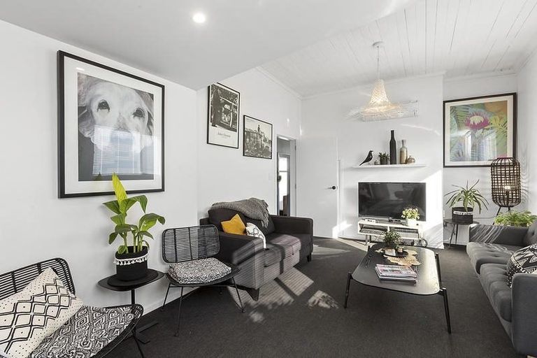 Photo of property in 15 Plunket Street, Saint Kilda, Dunedin, 9012