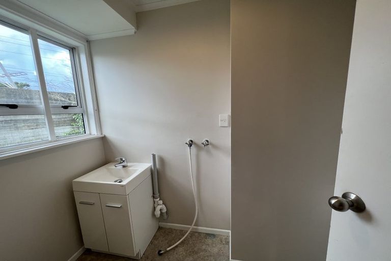 Photo of property in 25 Marewa Street, Te Atatu South, Auckland, 0610