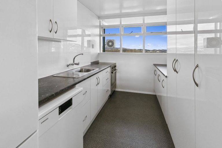 Photo of property in Gateway Apartments, 19 Maida Vale Road, Roseneath, Wellington, 6011
