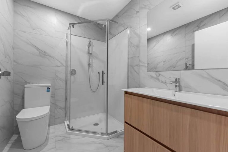 Photo of property in 36 Taipahitini Road, Rosehill, 2113