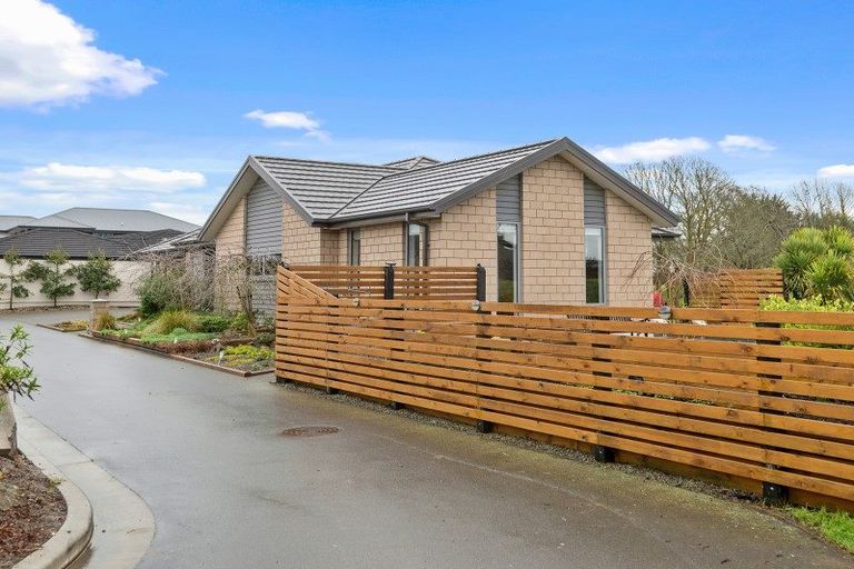 Photo of property in 28 Springwater Avenue, Northwood, Christchurch, 8051