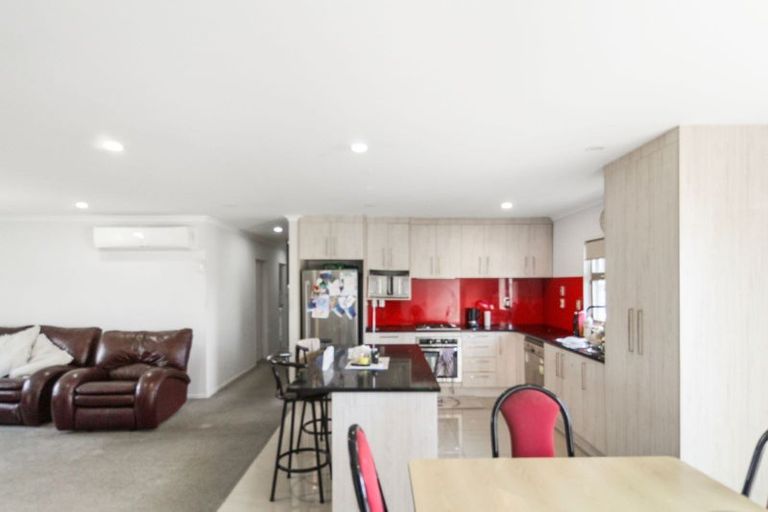 Photo of property in 57 Catkin Crescent, Papatoetoe, Auckland, 2025