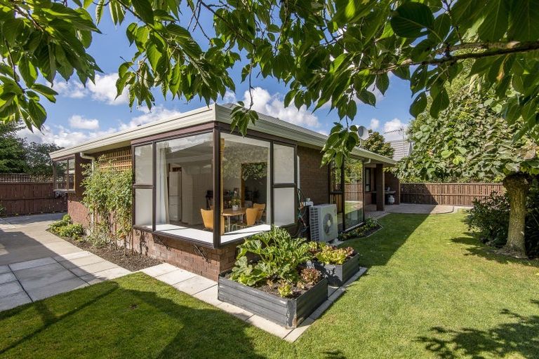 Photo of property in 2/9a Kingham Place, Avonhead, Christchurch, 8042