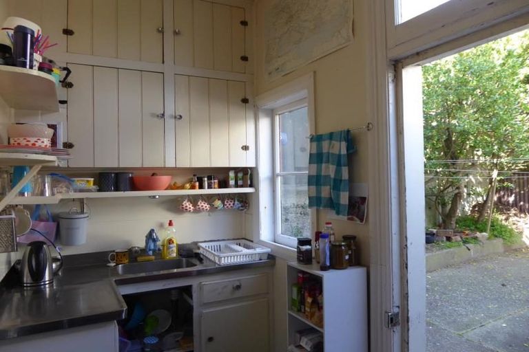 Photo of property in 68 Thompson Street, Mount Cook, Wellington, 6011