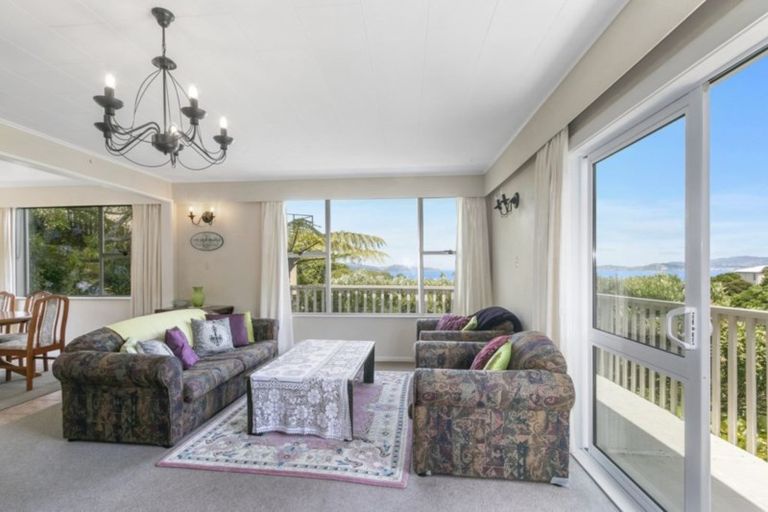 Photo of property in 84 Dowse Drive, Maungaraki, Lower Hutt, 5010