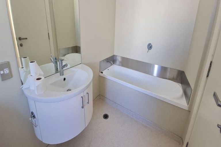 Photo of property in 3c Papawai Terrace, Mount Cook, Wellington, 6021